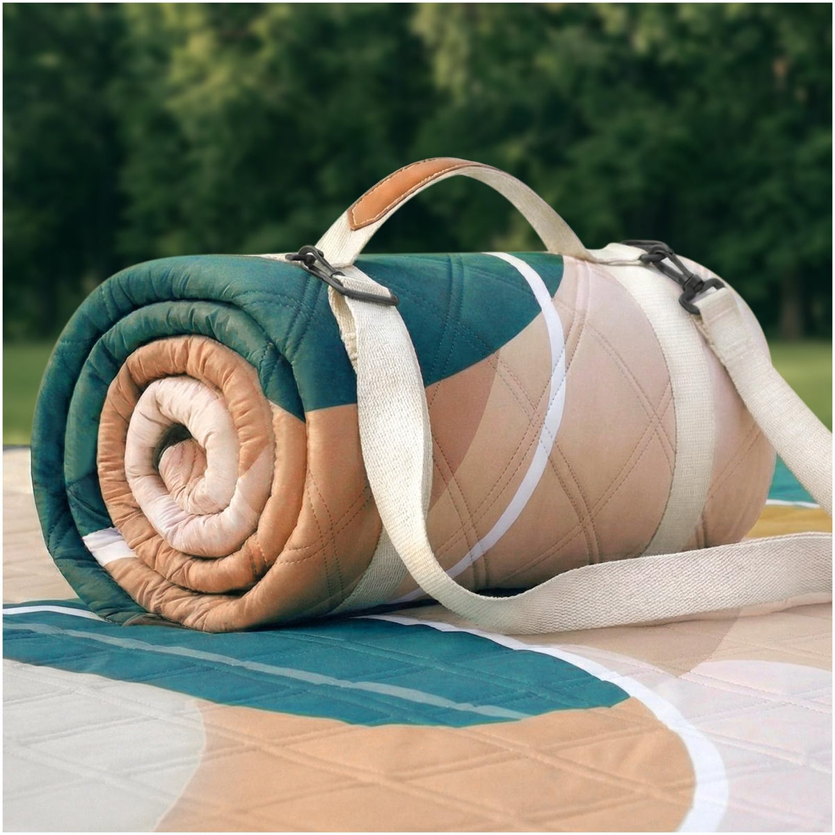 RYCHIC waterproof picnic blanket extra-large for family picnics and seating