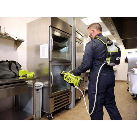 RYOBI ONE+ nozzle set to High pattern for long reach and larger surfaces.