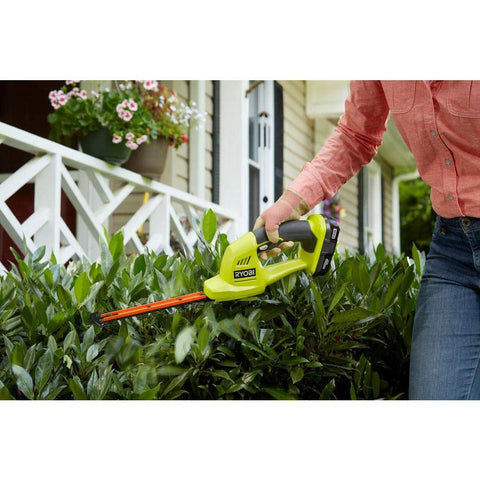 Ryobi P2900B lightweight tool enables longer pruning sessions with less fatigue.