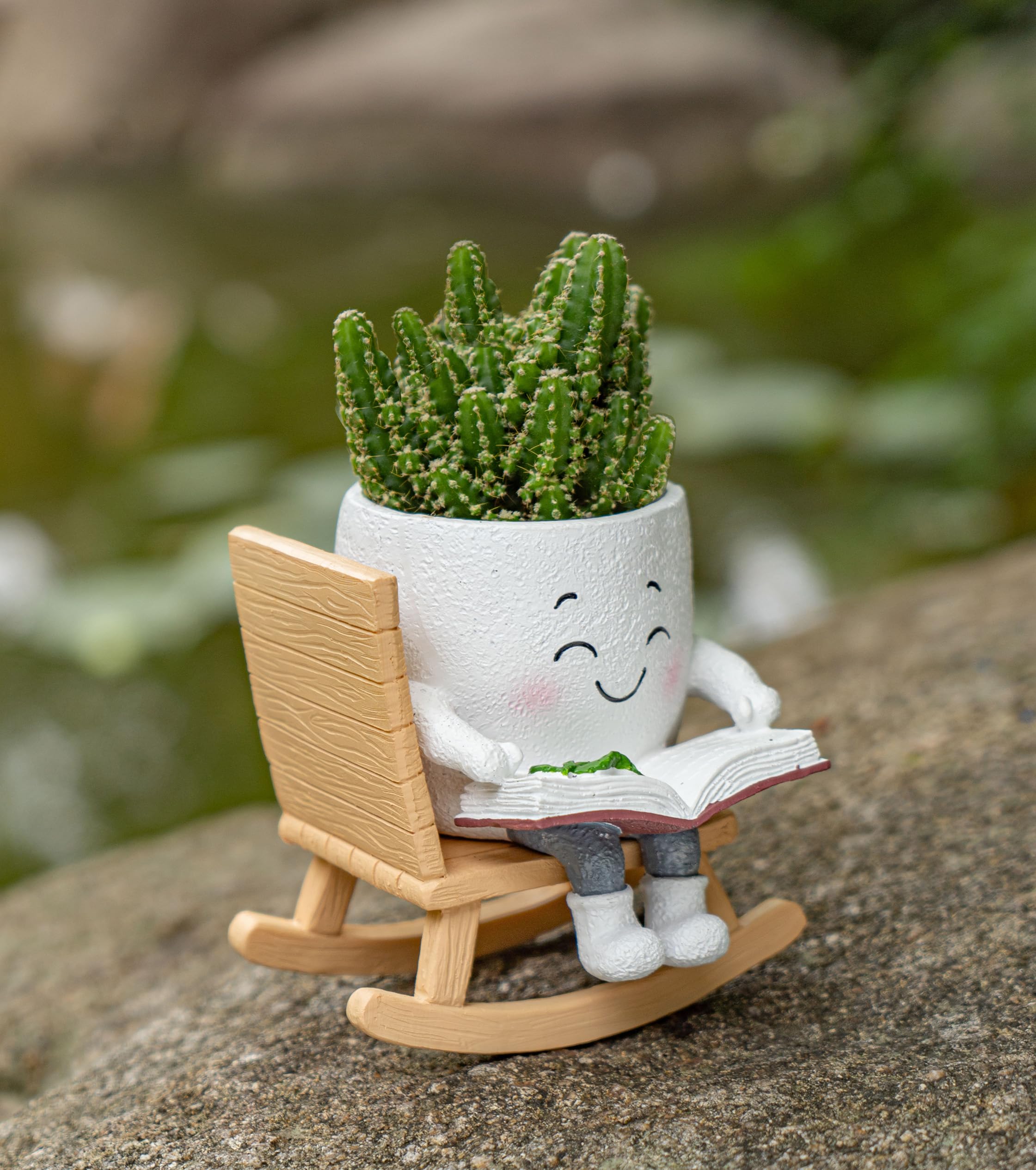 RZOIKZOI small indoor-outdoor planter in weather-resistant resin