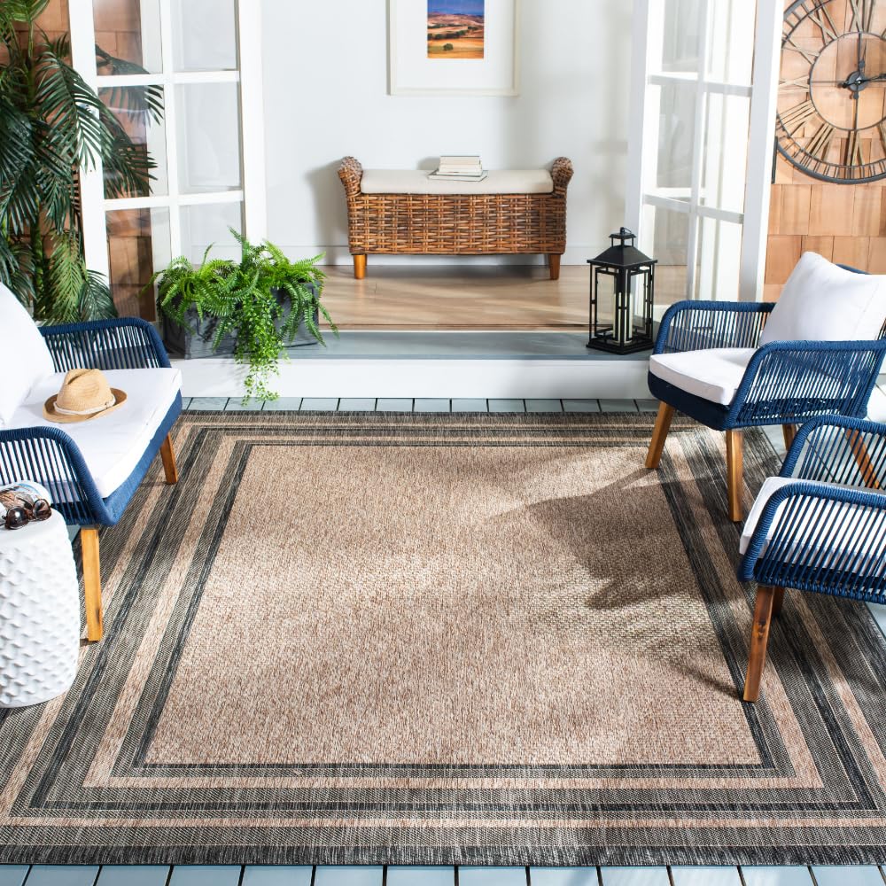 Safavieh Courtyard rug closeup weave detail shows durable, stain-resistant fibers.