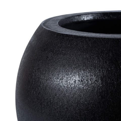 SAFAVIEH Kenslia planter dimensions indicate stable outdoor placement.