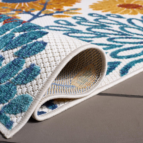 SAFAVIEH Cabana easy vacuuming and hose rinse for quick cleanup.