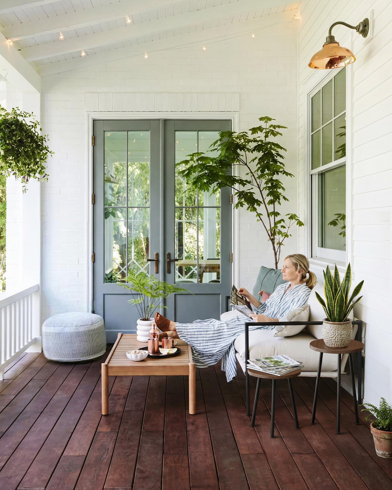SAKSUN plant stand mid-century design elevates rooms.