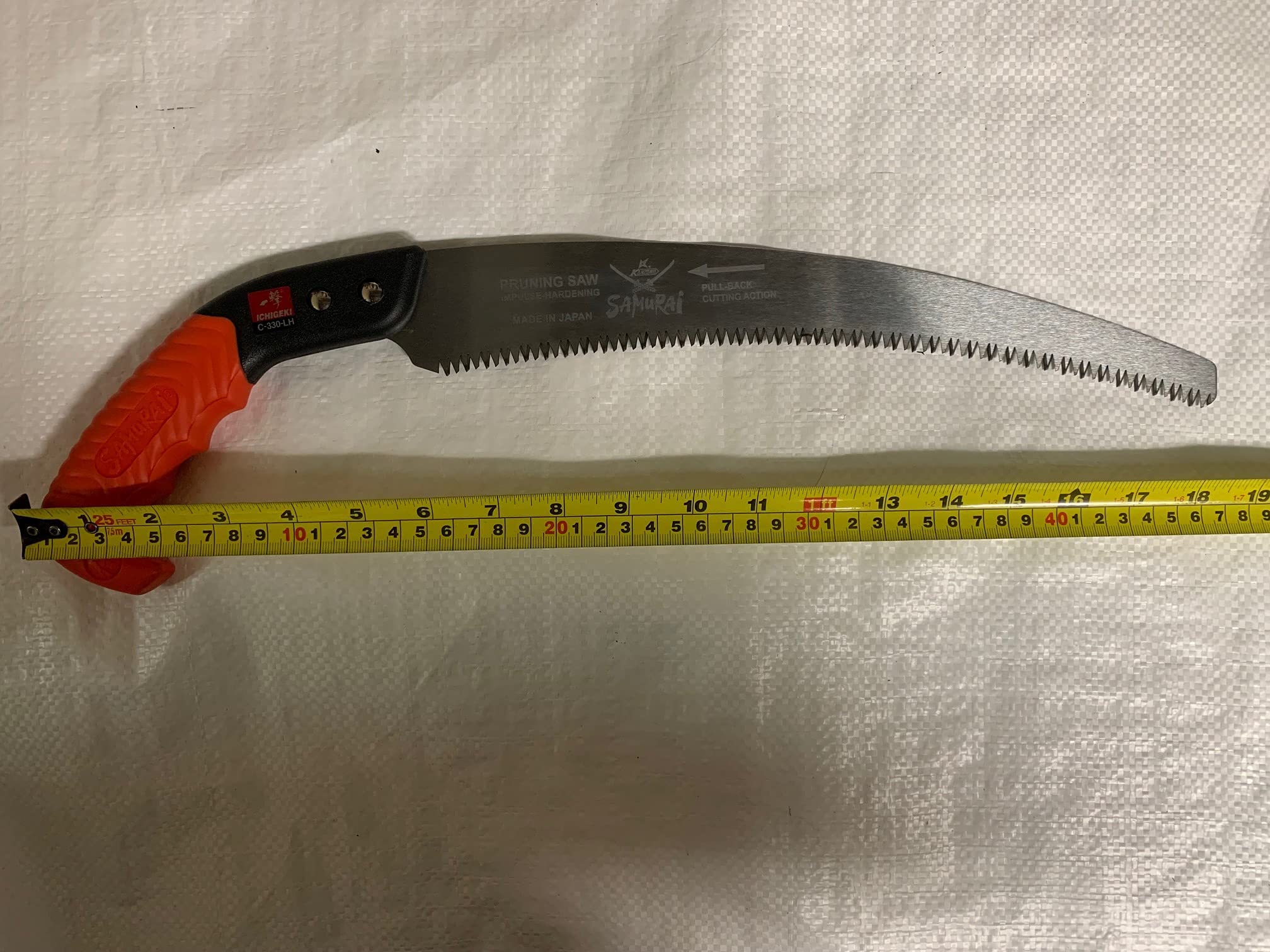 Samurai Ergonomic grip texture showing non-slip control.