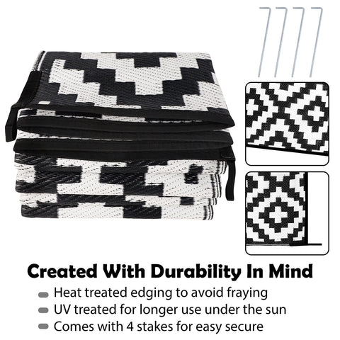 SAND MINE easy-clean outdoor rug dries quickly after outdoor use