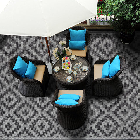 SAND MINE ideal for entertaining spaces like patios and picnics