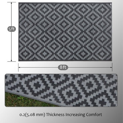 SAND MINE reversible outdoor rug for patio with two looks, ideal for changing decor