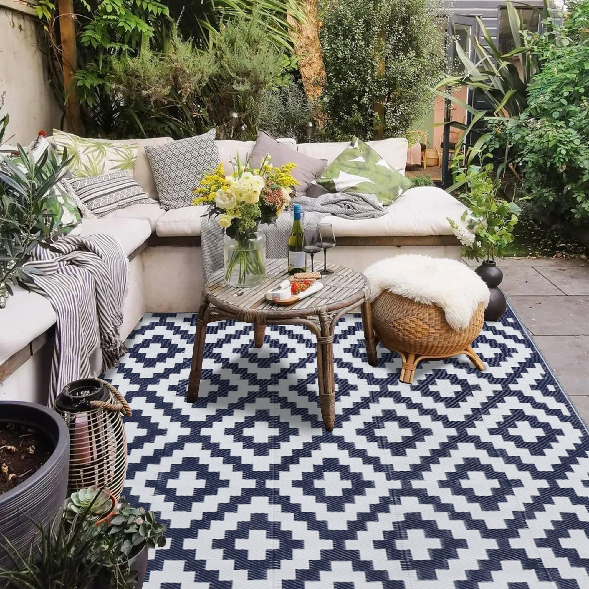 SAND MINE UV-stabilized rug resists fading under sun exposure.