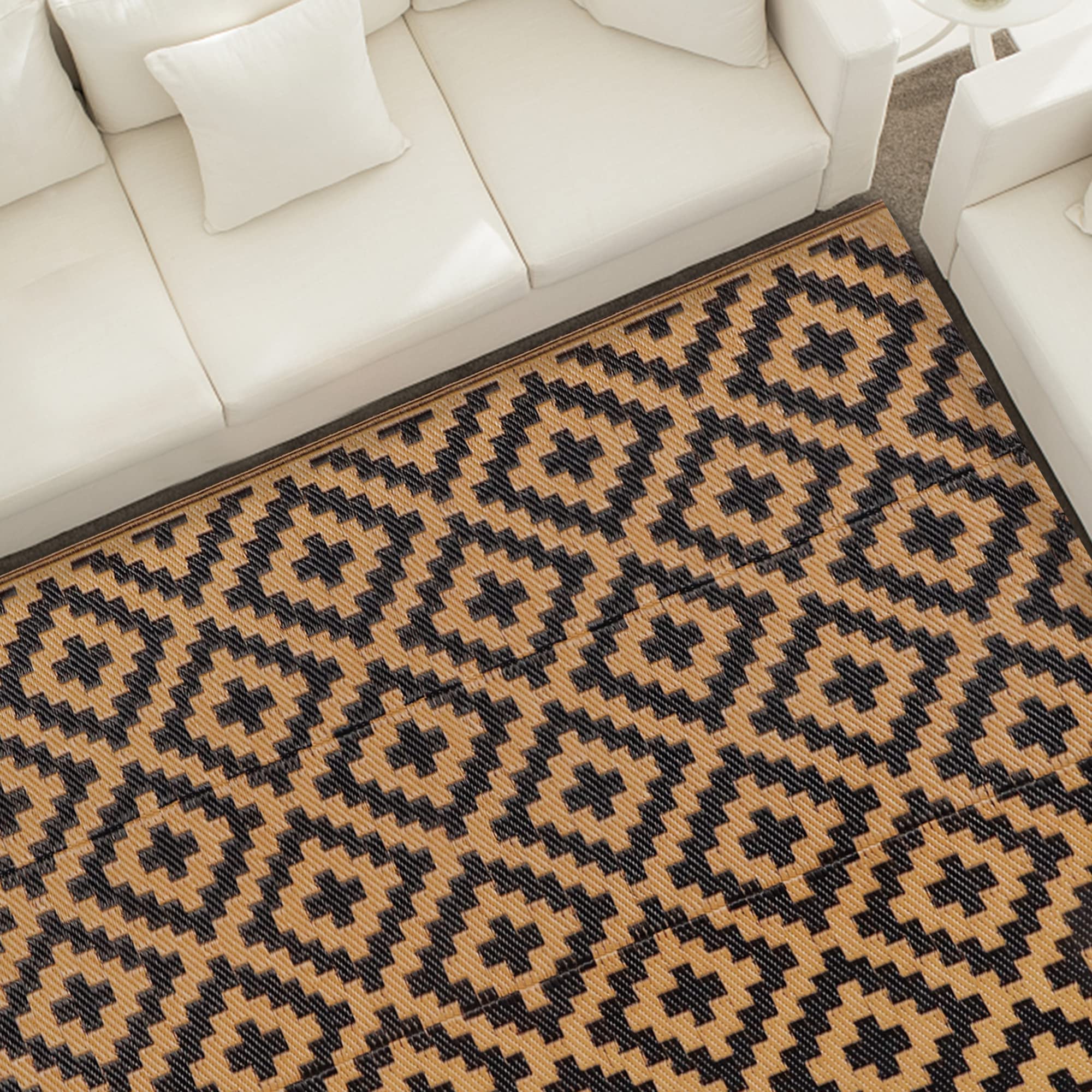 Sand MINE versatile outdoor rug ideal for camping and beach setups.
