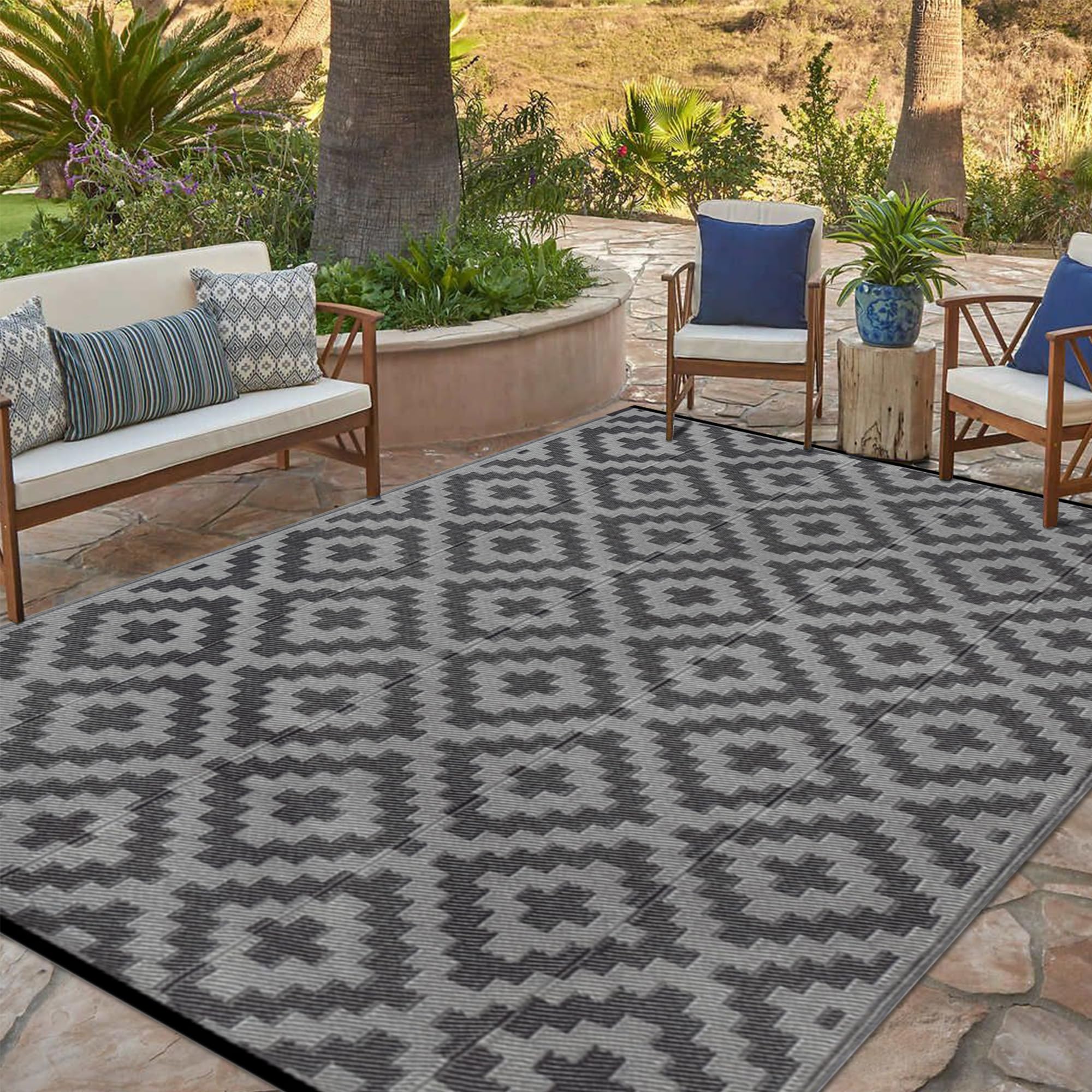 SAND MINE waterproof outdoor rug in black grey lattice for patios and decks
