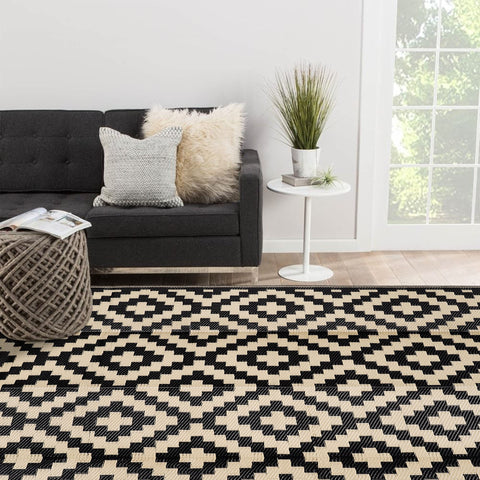 SAND MINE rug cleans easily with water and dries quickly after outdoor use