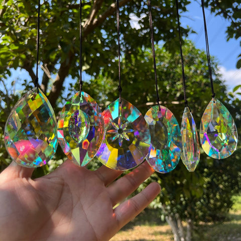 SANPLMG multi facet prisms scatter light for ambient rainbow displays