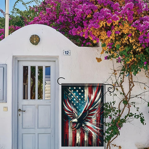 Saoplasa outdoor patriotic flag adds festive charm to gardens during Memorial Day and July 4th.