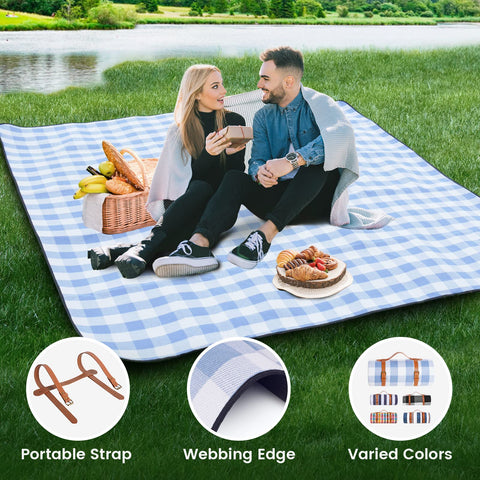 Sapsisel lightweight foldable blanket with carrying belt.