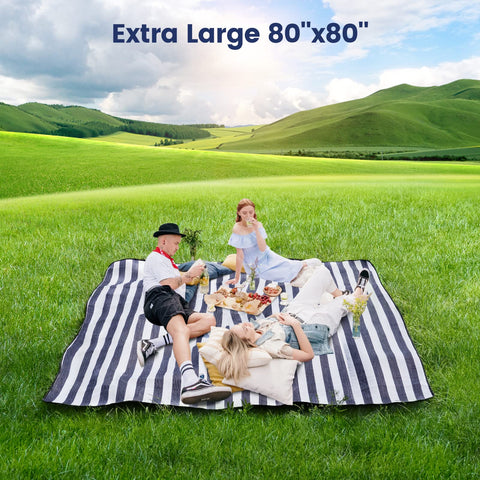 Sapsisel picnic blanket waterproof back layer resists moisture and sand