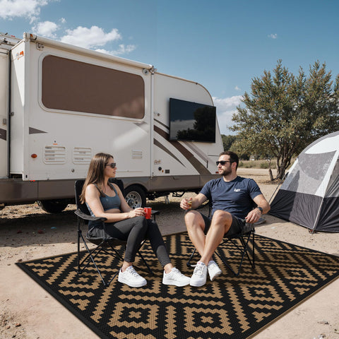Sarben outdoor rug is waterproof and easy to clean after outdoor dining.