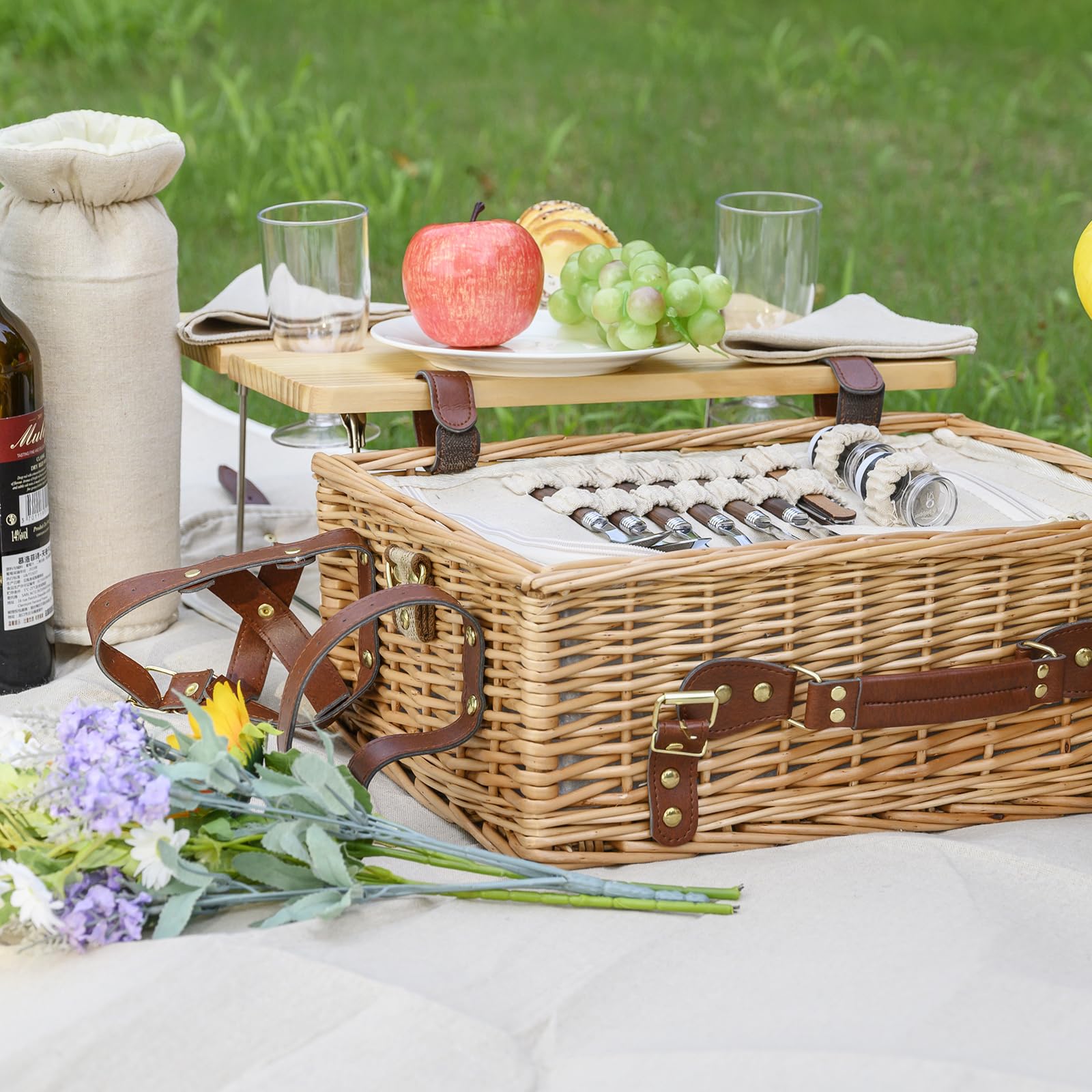 SatisInside full tableware set enables ready services anywhere.