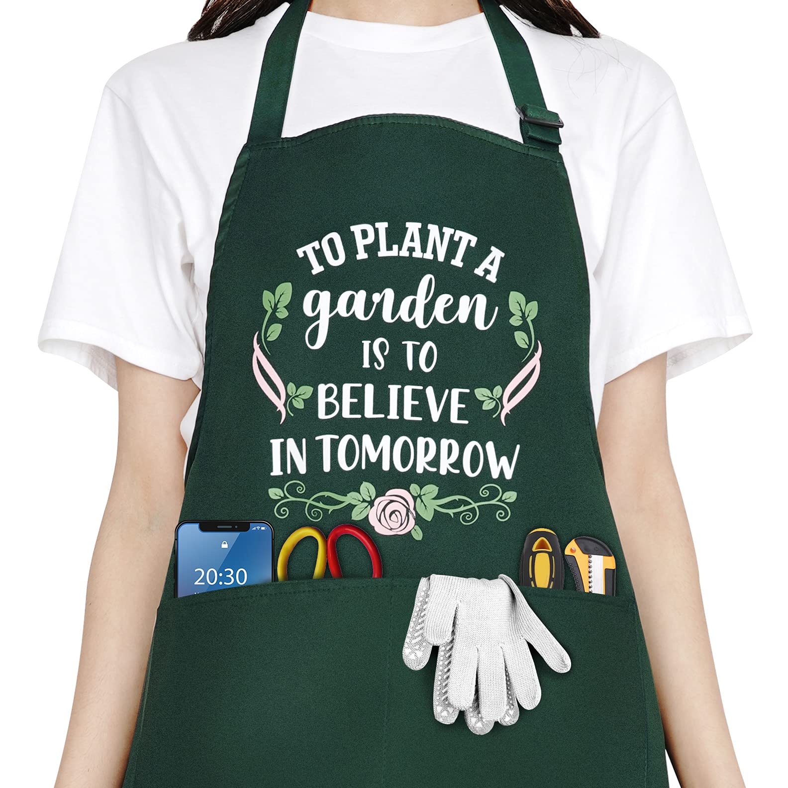 Saukore funny garden apron for women keeps clothes clean while gardening.
