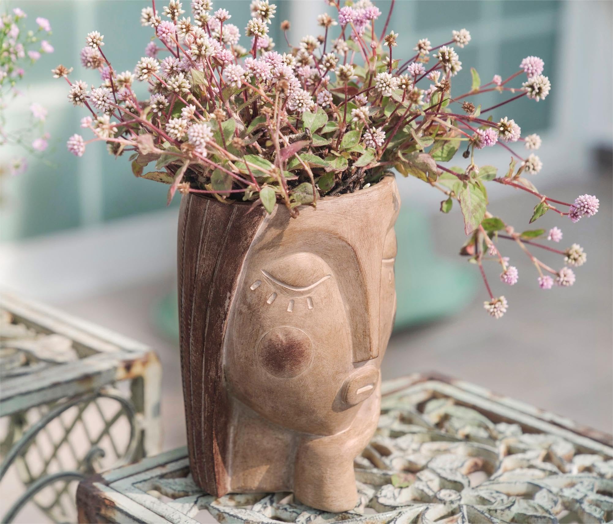 Saysmile face planter with closed-eyes creates a relaxed ambiance.