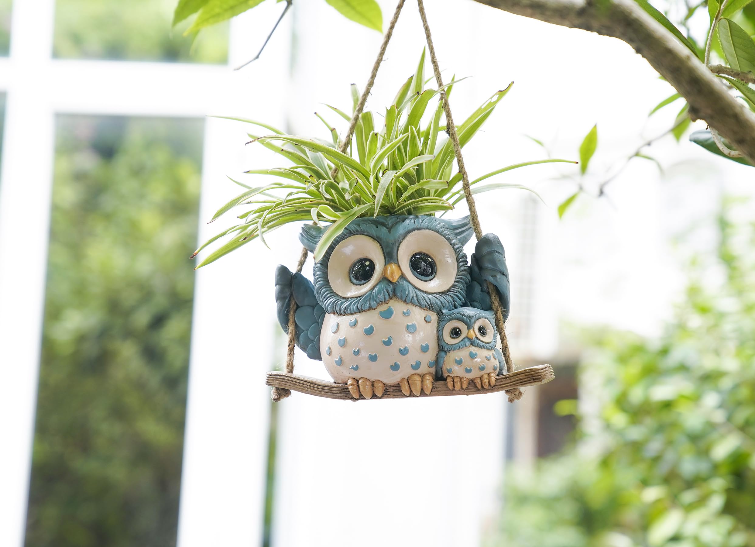 Saysmile resin swing planter offers drainage and easy care