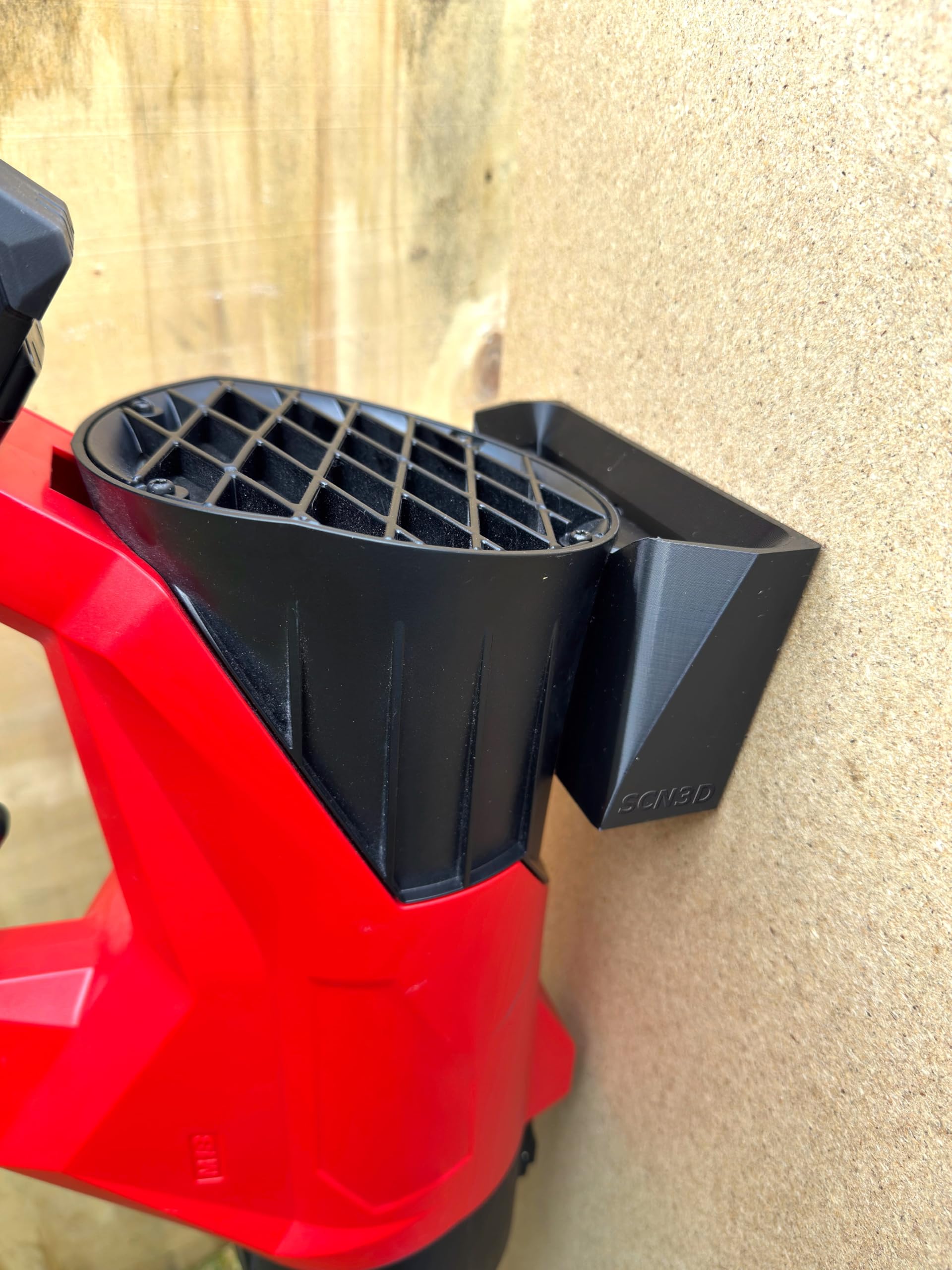 SCN3D wall mount includes screws for fast, no-hassle installation