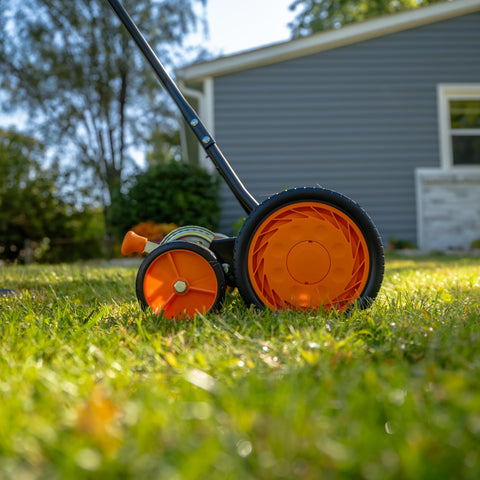 Scotts 18inch mower delivers a clean cut along grass edges