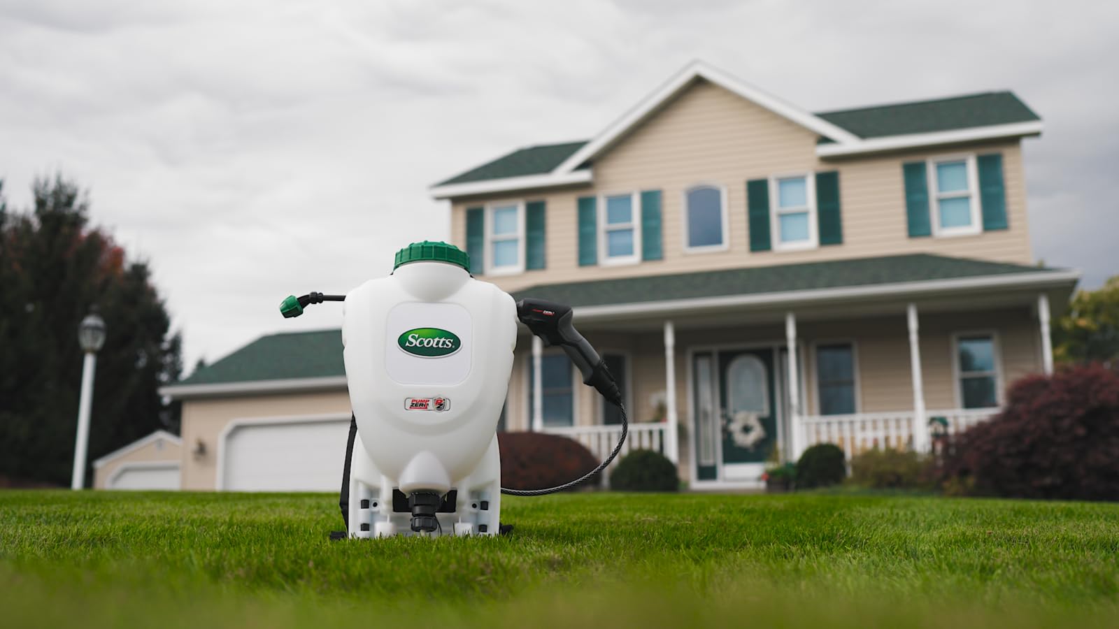 Scotts debris filter keeps spraying smooth during use