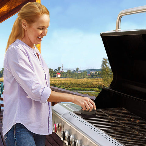 SCRUBIT bristle-free cleaning tool safely cleans cast iron and porcelain-coated grills.