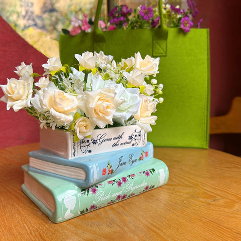 Scuyari ceramic planter makes a thoughtful gift for book lovers