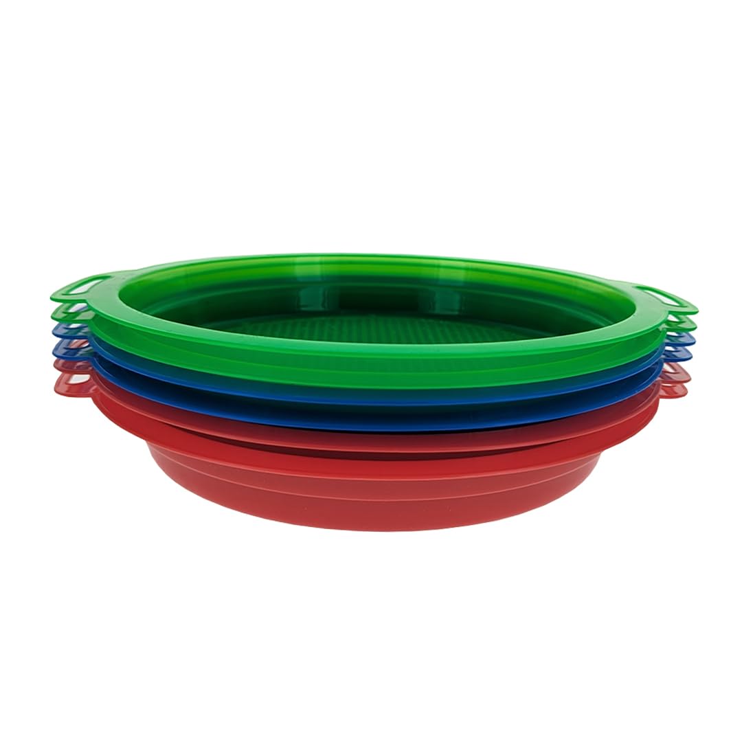 SE durable plastic construction resists wear during outdoor use.