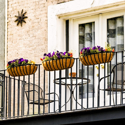 Sekcen patio balcony planter calm green display for sunlit spaces.