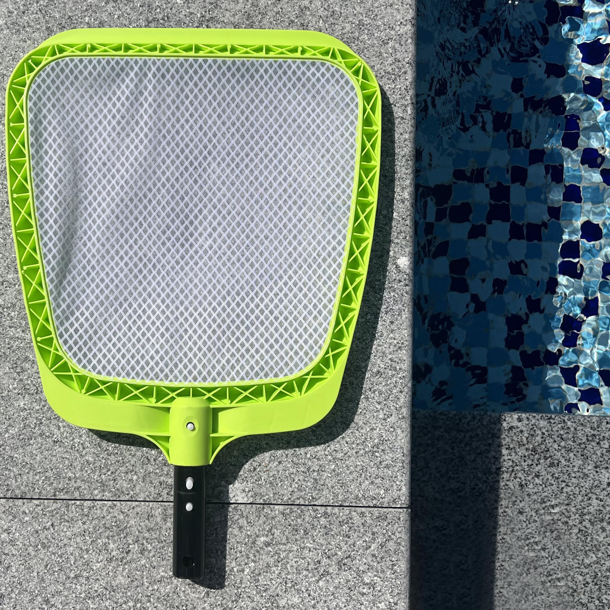 Sepetrel pole-compatible skimmer net works with standard 1-1/4 inch poles.