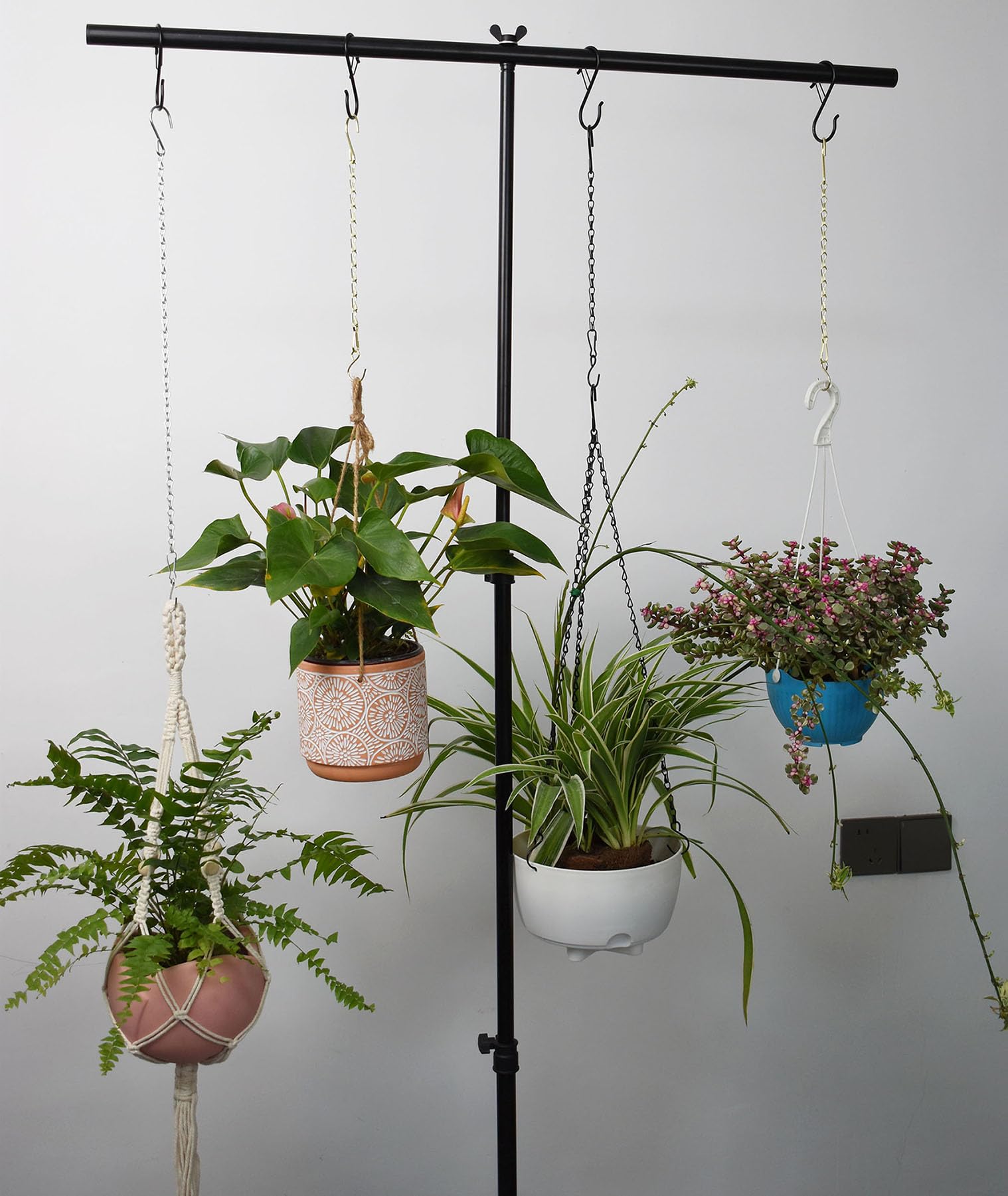 Sersberg adjustable hanging chain 11inch black lets you set height easily.