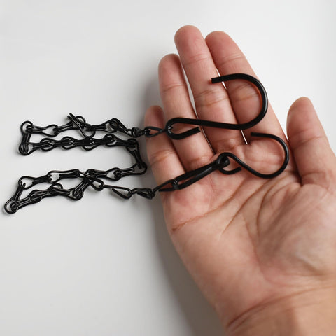 Sersberg 1.2-inch clips close-up for fastening lightweight baskets.