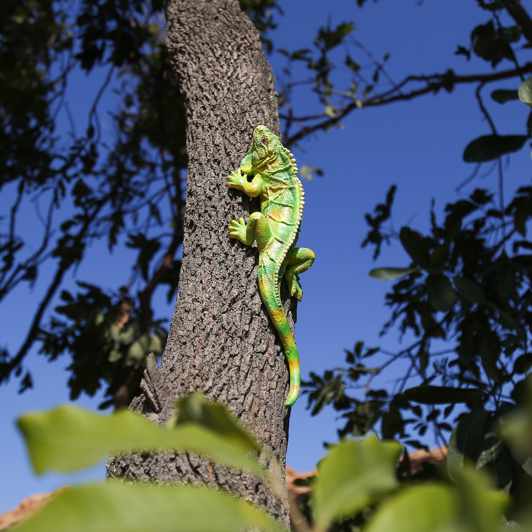 SHAODIE outdoor display lizard statue fits garden spaces as a focal point.