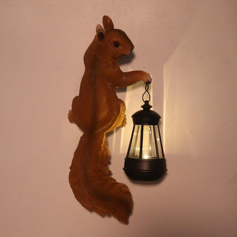 SHAODIE Squirrel garden-scene brings playful charm to yards and patios.