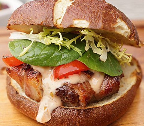 Shape+Store Burger Master patty-sealing technology protects from freezer burn.