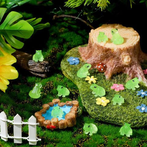 Shappy 70 resin mini frogs add terrarium charm and color.