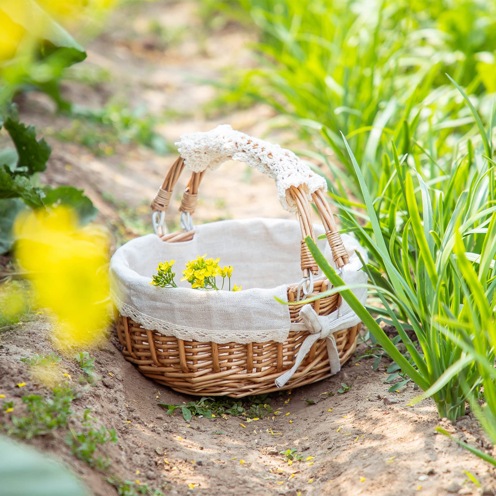 SHCMSADO multipurpose basket stores cosmetics, accessories, and crafts.