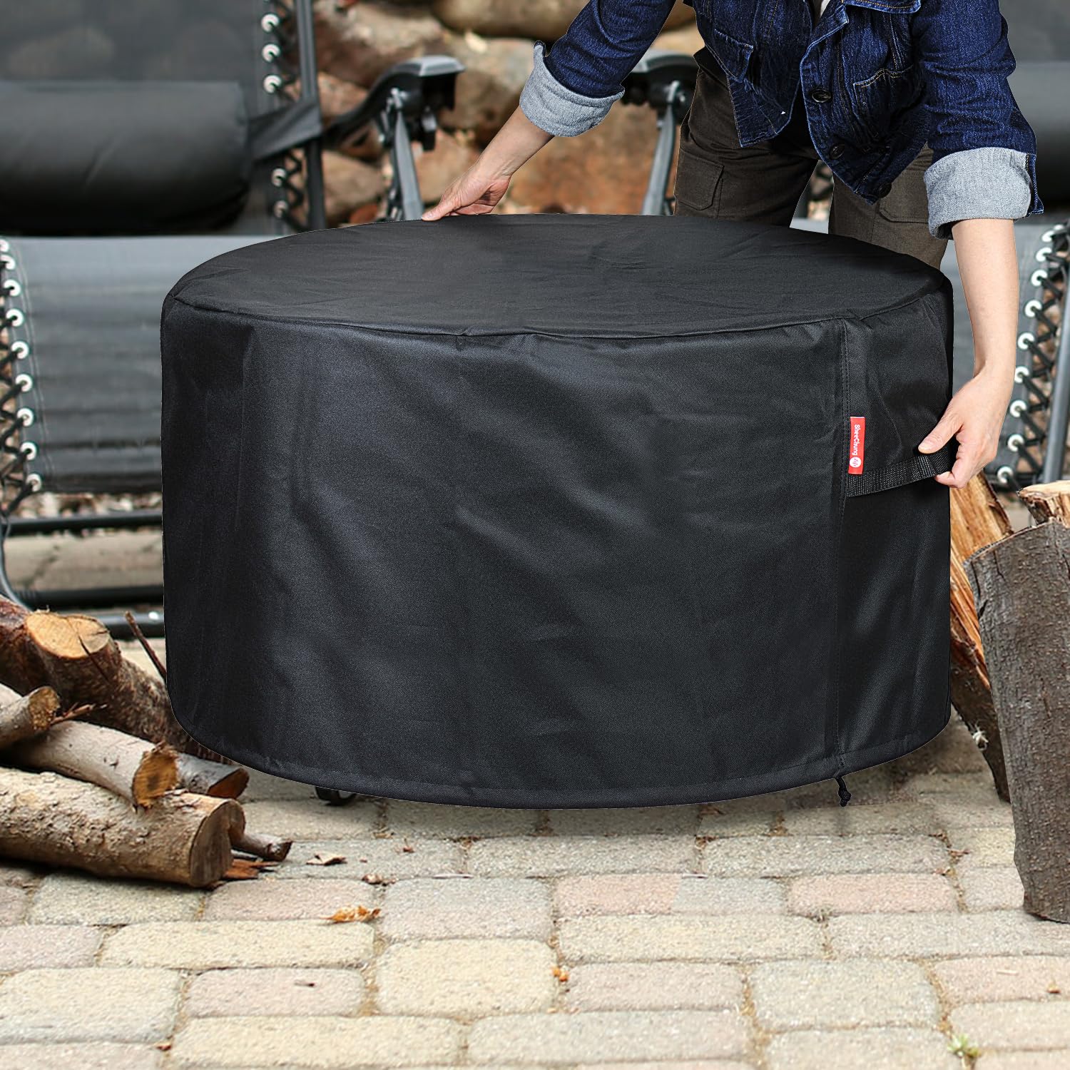 Durable 600D fabric and double-stitched seams ensure long-lasting outdoor use