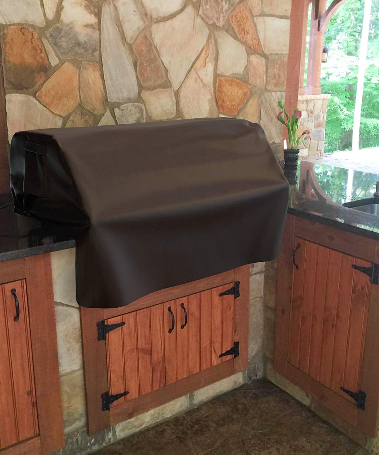 SHINESTAR durable 600D fabric resists fading under sun exposure.