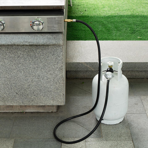 SHINESTAR weather-resistant rubber hose withstands outdoor use.