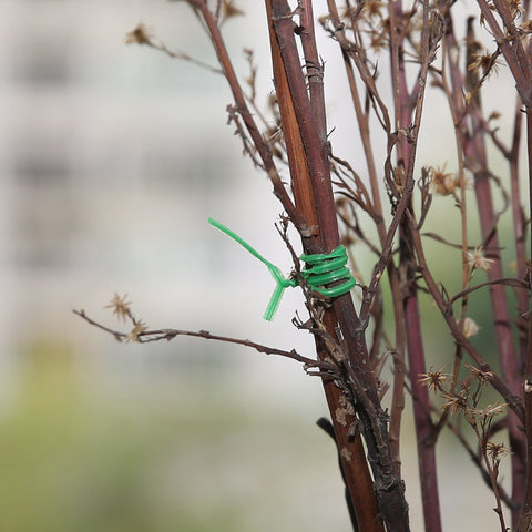 Shintop garden twist tie on spool saves space and reduces clutter.