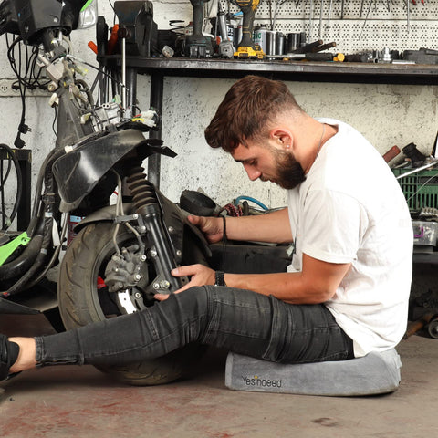 SHINY-V kneeling pad used for gardening provides comfortable kneeling on soil.