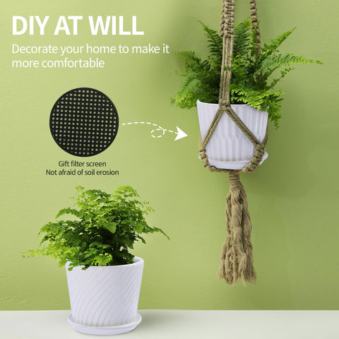 Sietpoek pot bottom with drainage hole and mesh filter.