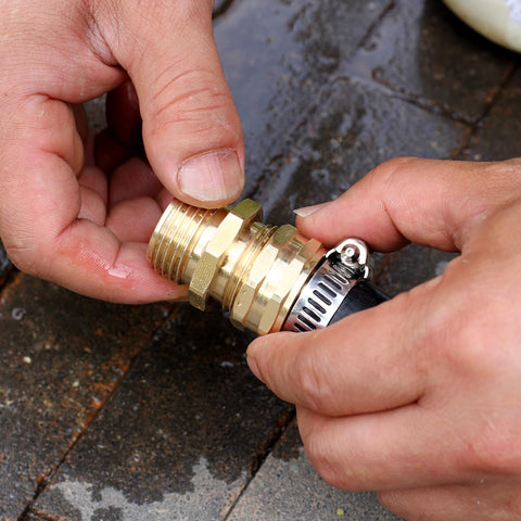 SIGURANTA packaged brass connector set ready for multiple hose projects.