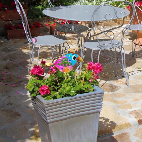SILERUR outdoor decor trio can brighten pathways, patios, and garden borders.