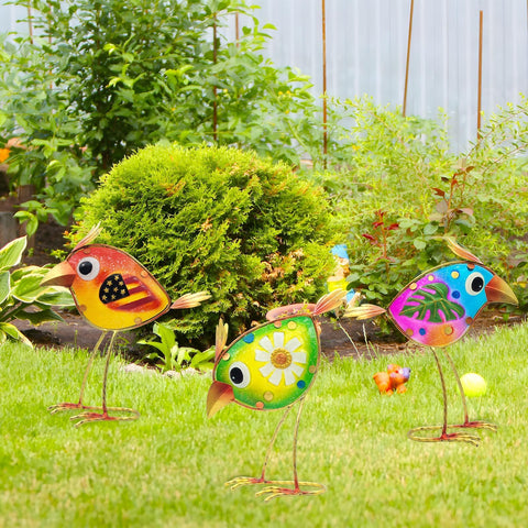 SILERUR weather-resistant design helps keep colors vibrant in varied weather conditions.