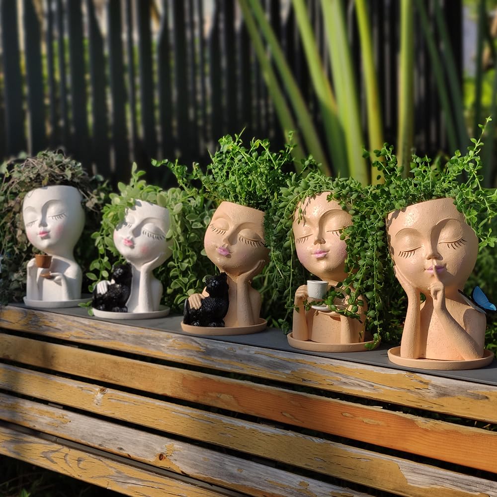 Simabsie face planter is suitable for both indoor and outdoor spaces.